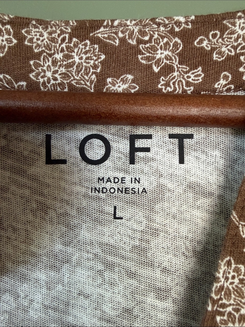 LOFT Brown Floral Split Neck Top - NWT - Picture 2 of 9